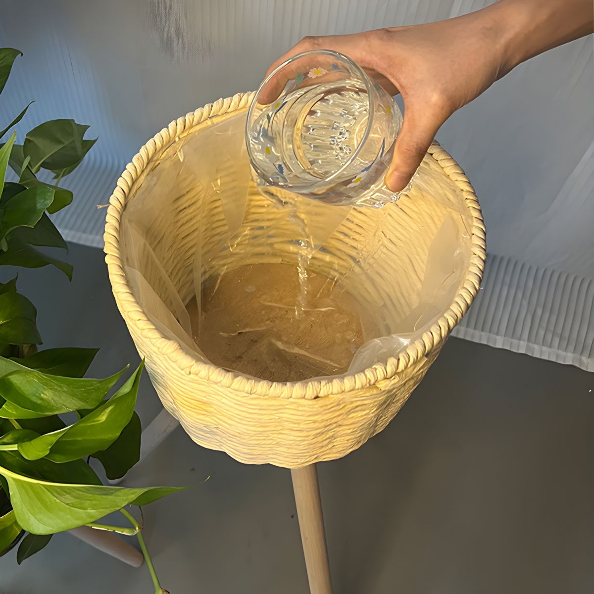 Round Plant Stand with Wooden Legs | Indoor