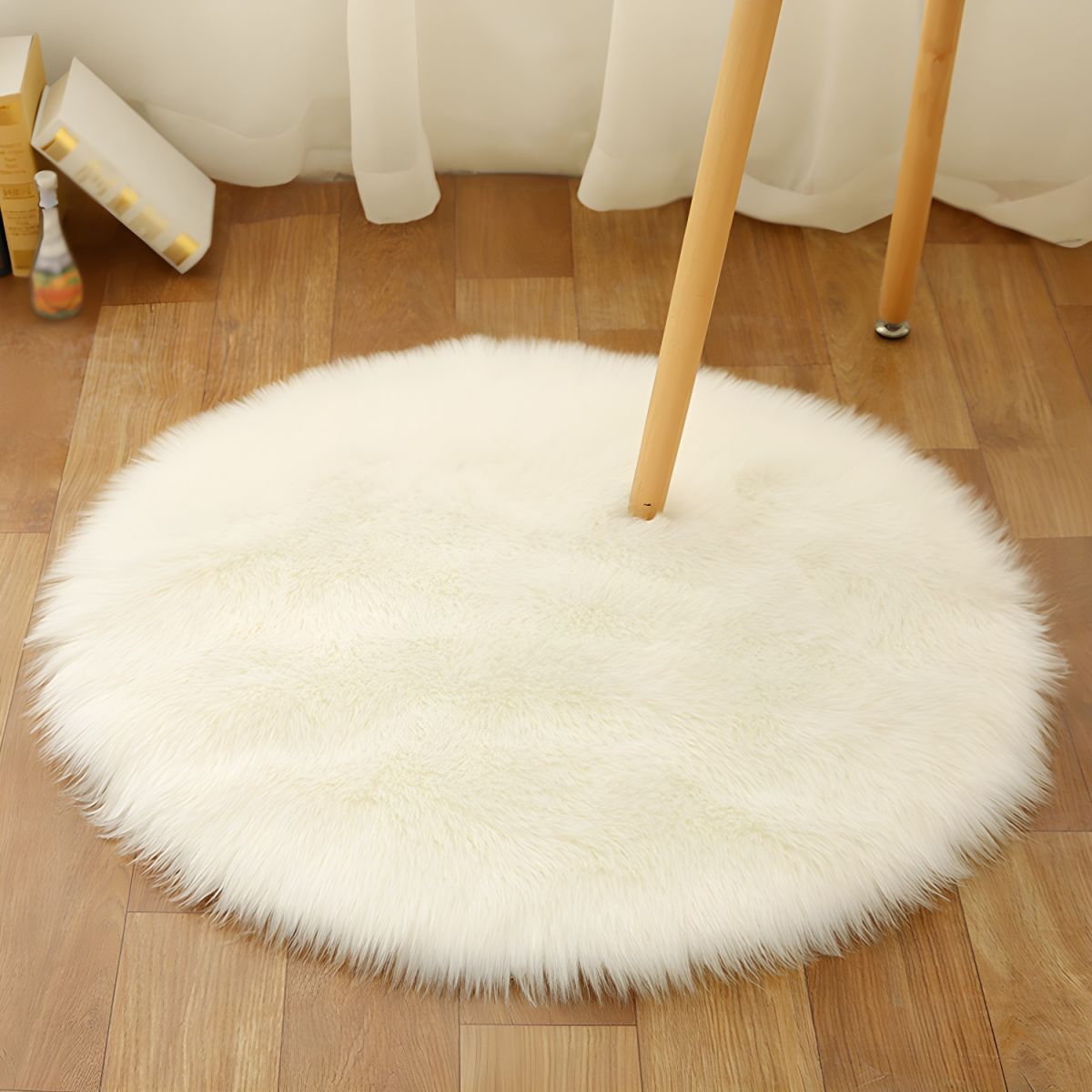Round Rugs for Bedroom and Living Room Interiors | Modern