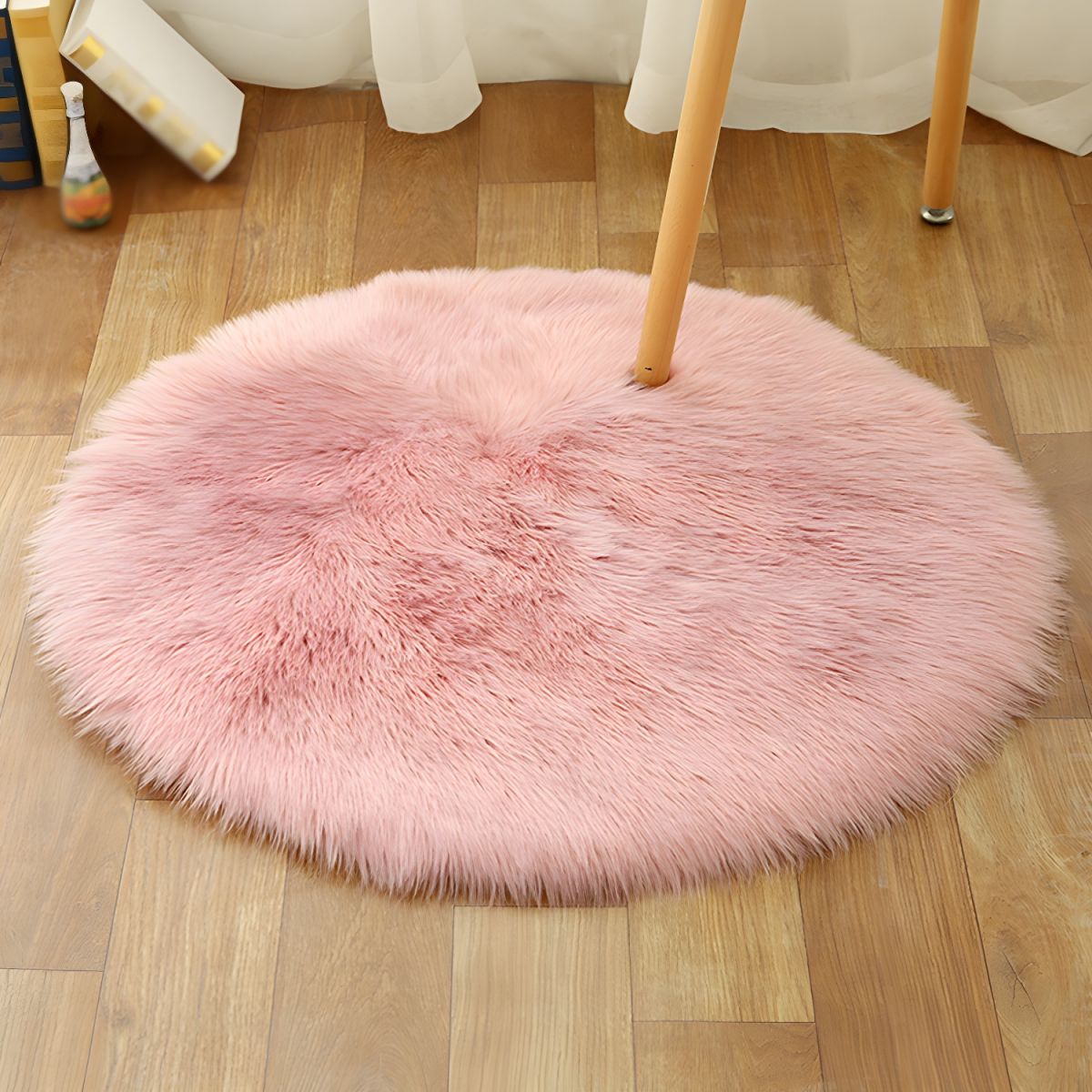Round Rugs for Bedroom and Living Room Interiors | Modern