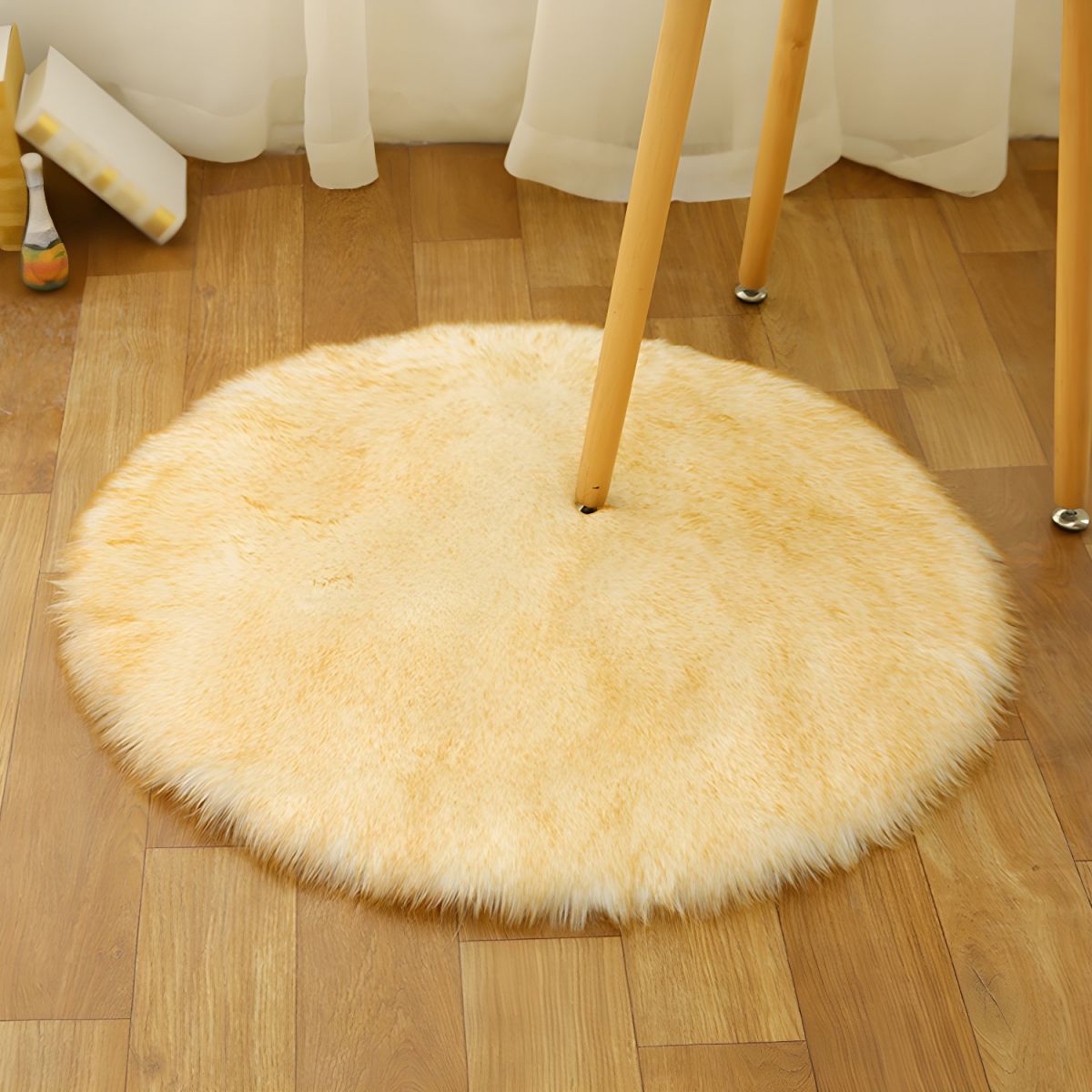 Round Rugs for Bedroom and Living Room Interiors | Modern