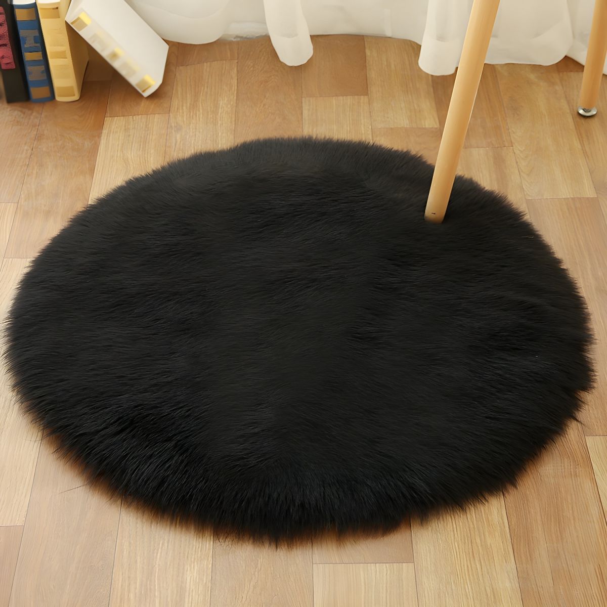 Round Rugs for Bedroom and Living Room Interiors | Modern