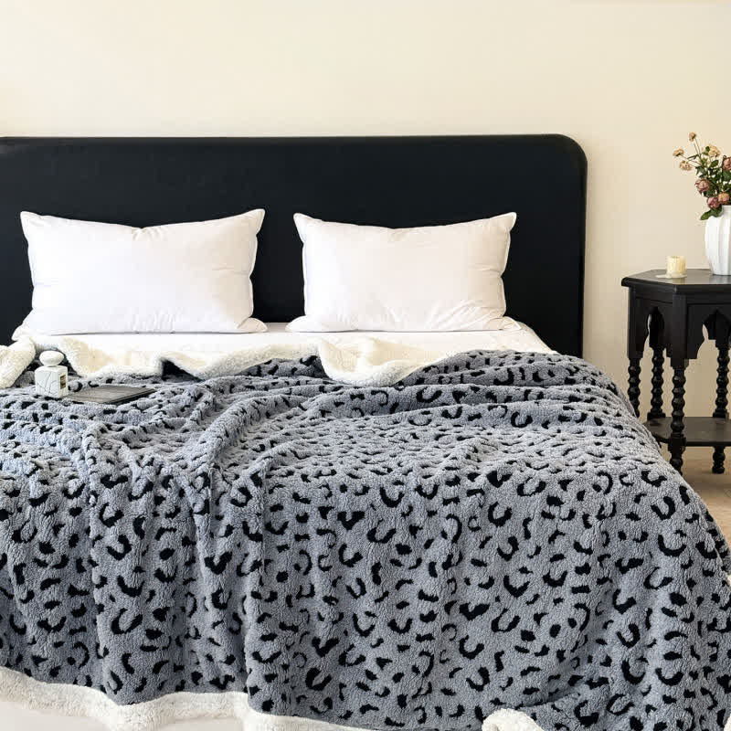 Weighted Blanket Leopard Fleece Bed | Large